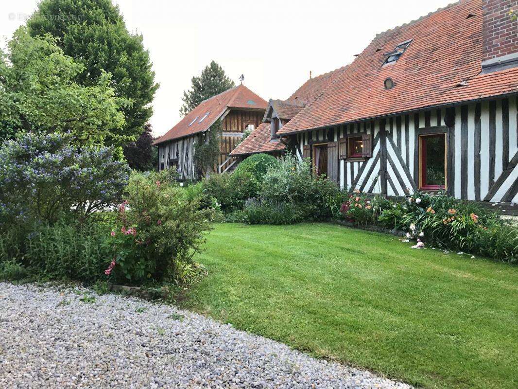 Maison à SAINT-PIERRE-SUR-DIVES