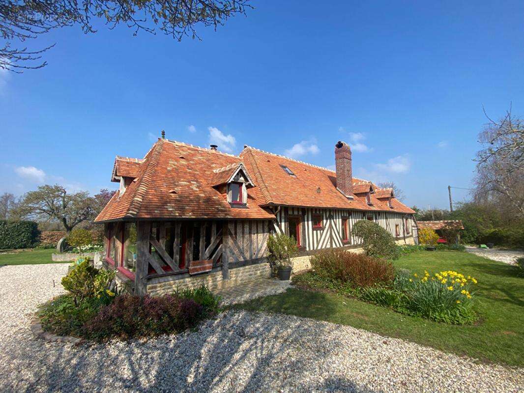 Maison à SAINT-PIERRE-SUR-DIVES