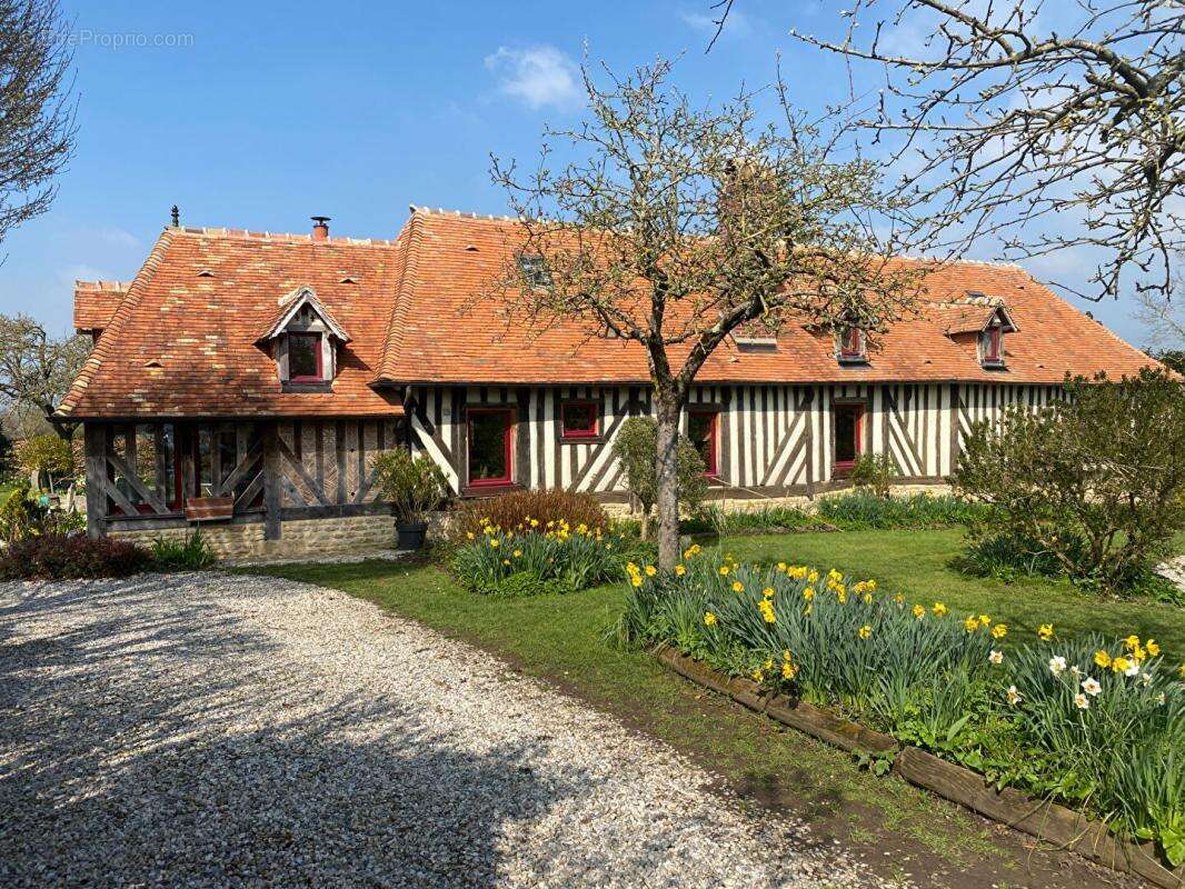 Maison à SAINT-PIERRE-SUR-DIVES