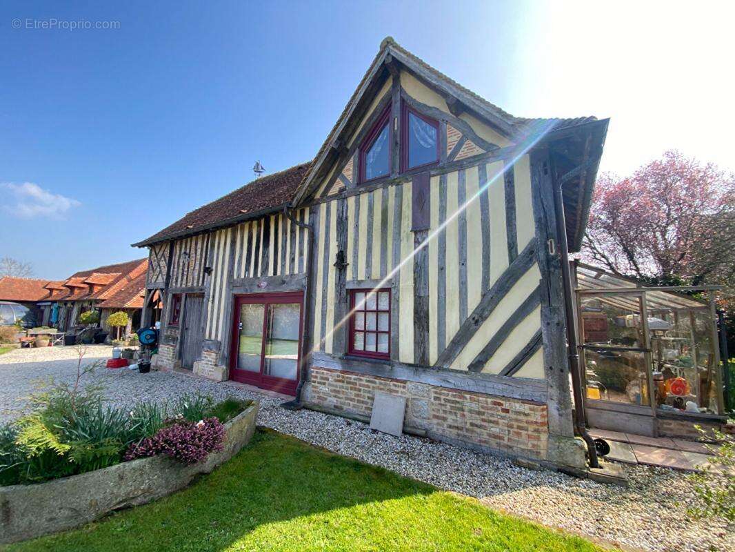 Maison à SAINT-PIERRE-SUR-DIVES