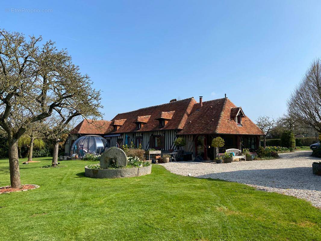 Maison à SAINT-PIERRE-SUR-DIVES