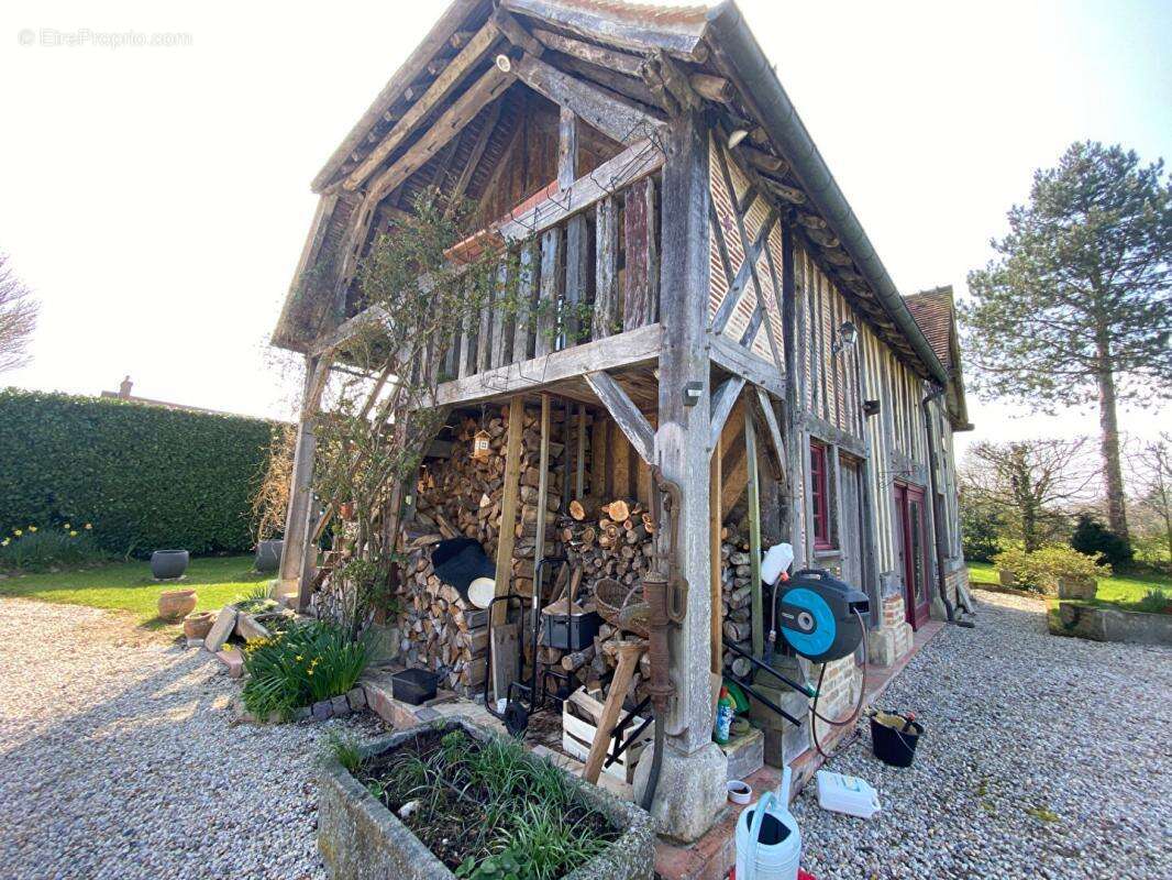 Maison à SAINT-PIERRE-SUR-DIVES