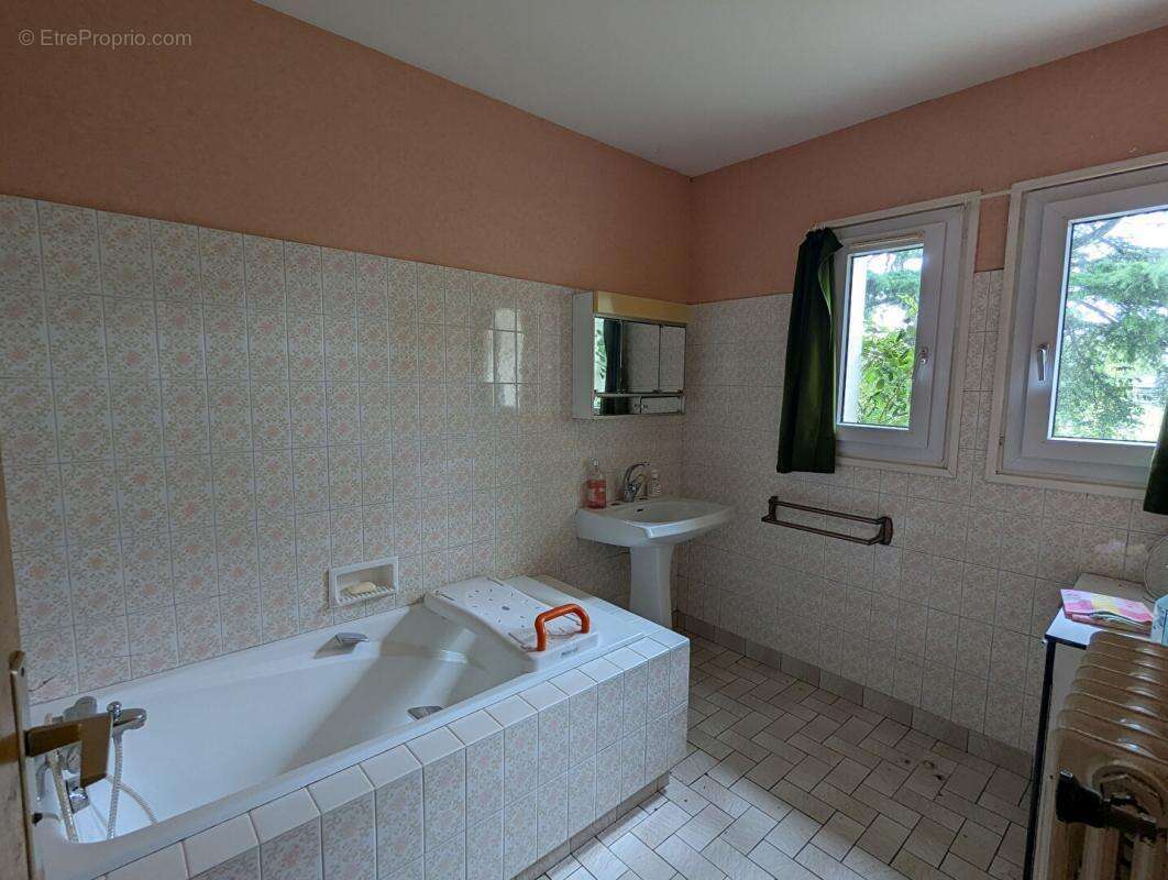 Maison à SAINT-ELIPH