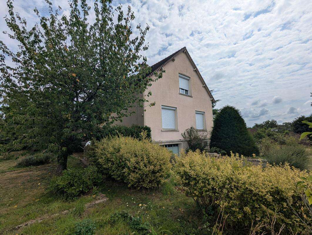 Maison à SAINT-ELIPH