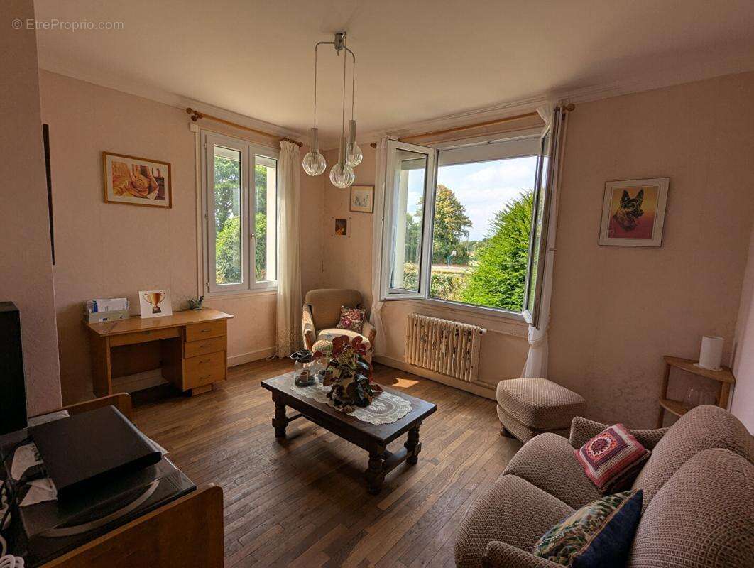 Maison à SAINT-ELIPH