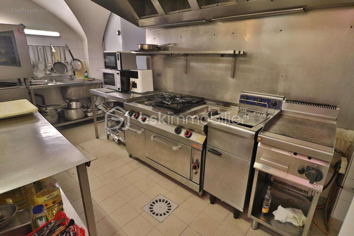 Commerce à MONTFRIN