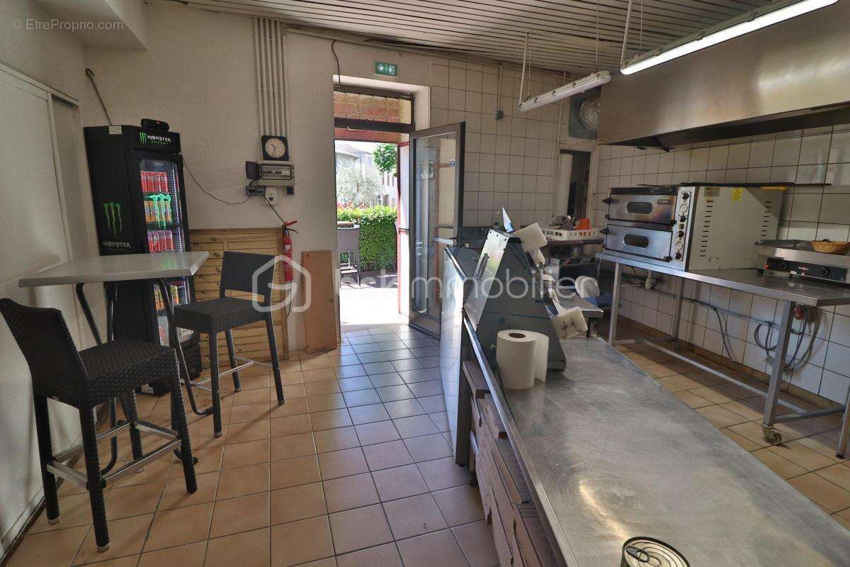 Commerce à MONTFRIN