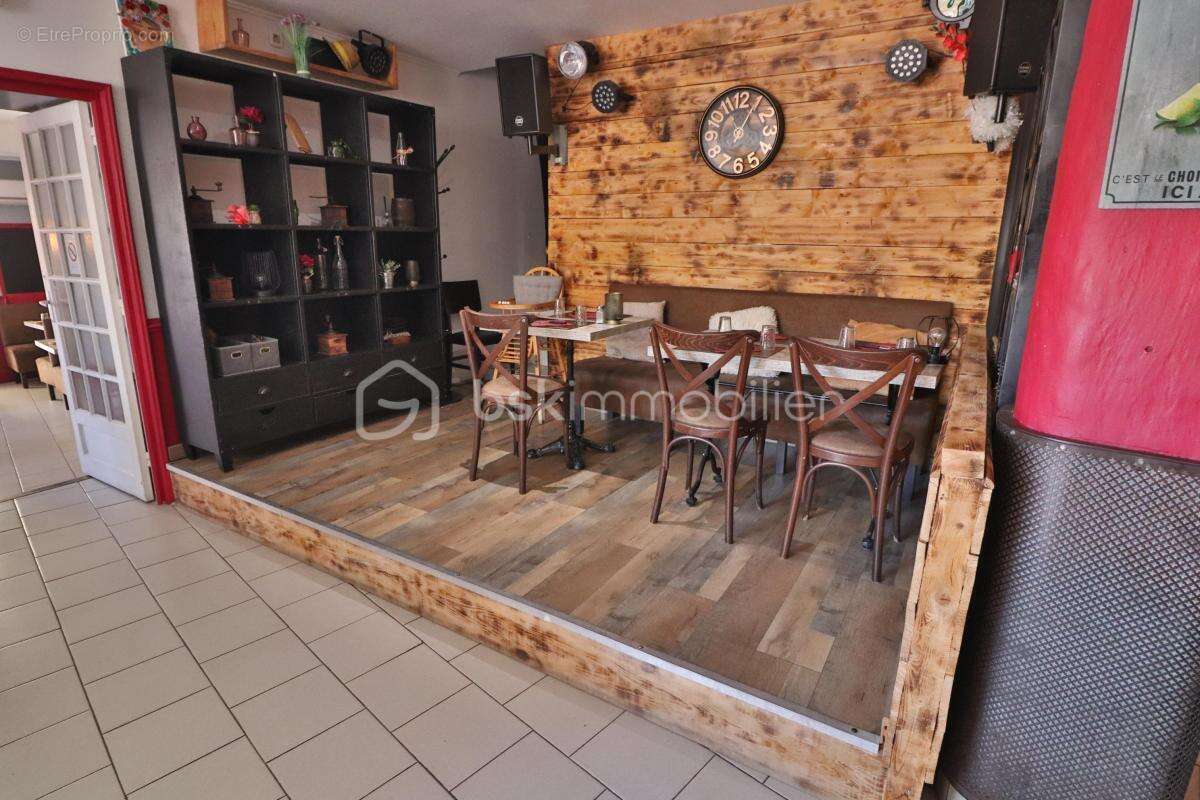 Commerce à MONTFRIN