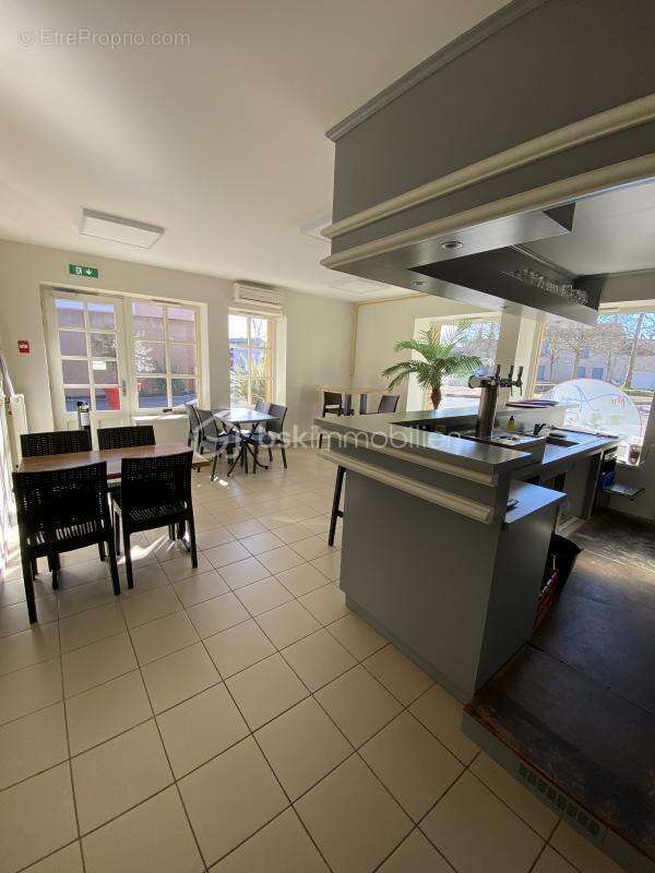 Commerce à SAINTE-JULIE