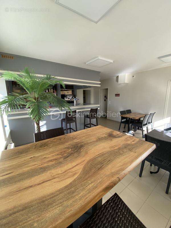 Commerce à SAINTE-JULIE