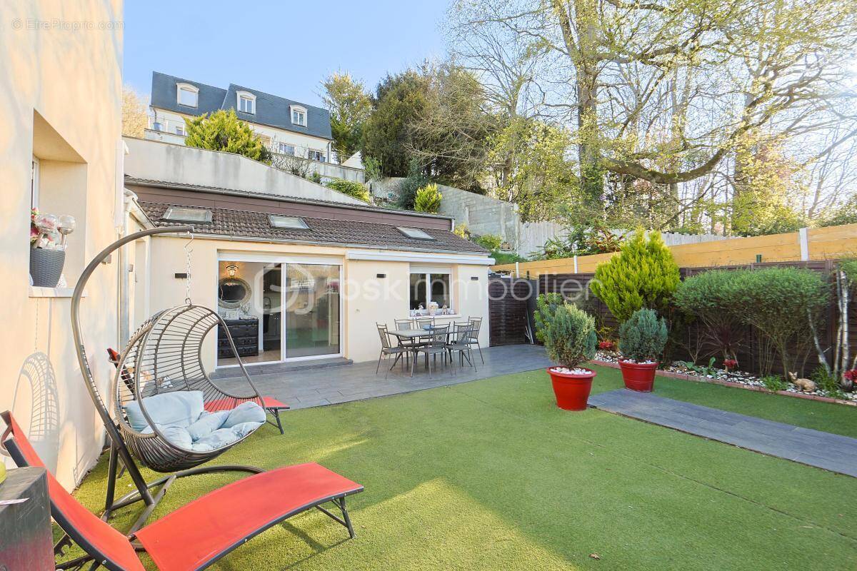 Maison à CRECY-LA-CHAPELLE