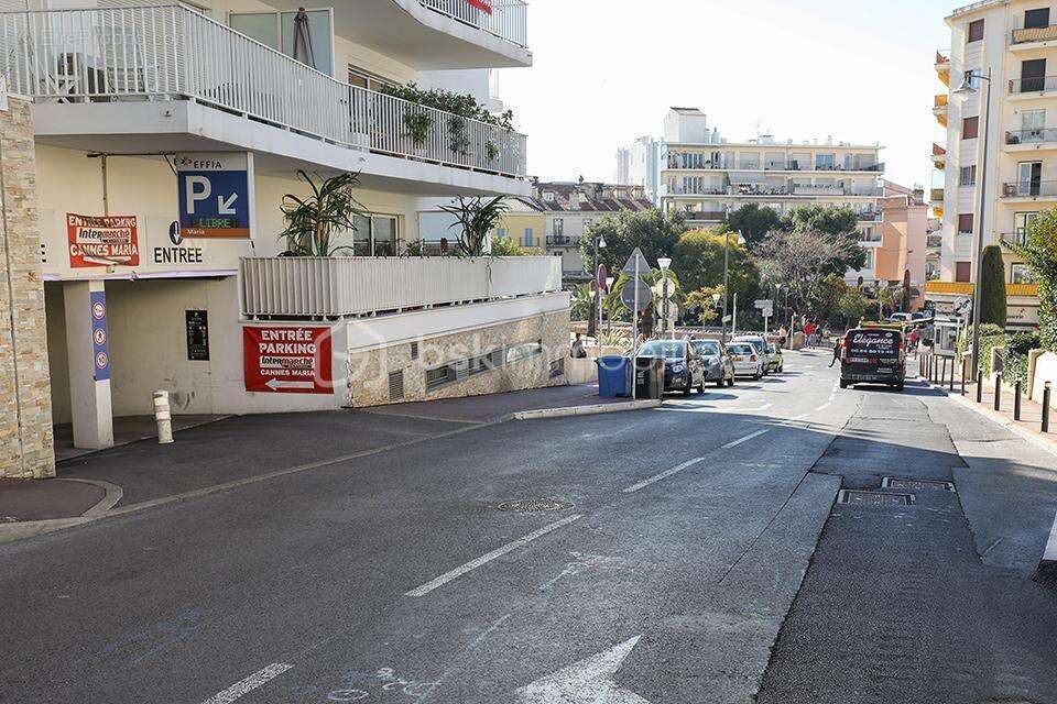 Parking à CANNES