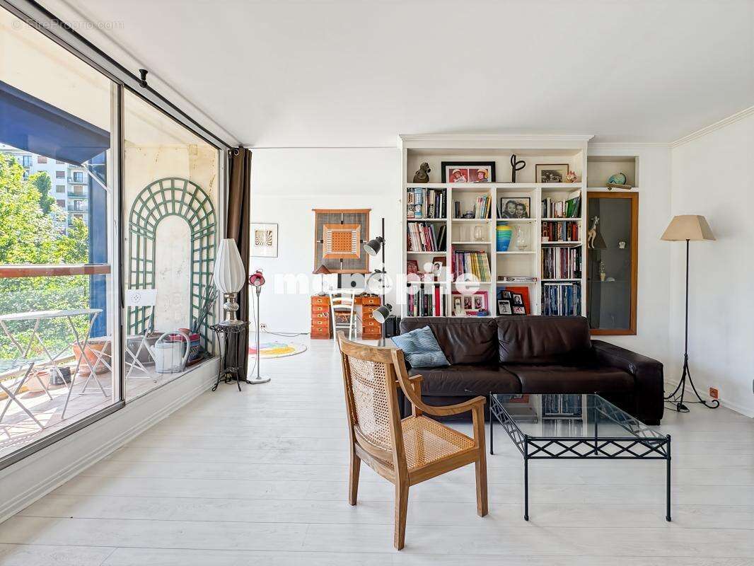 Appartement à VILLE-D&#039;AVRAY