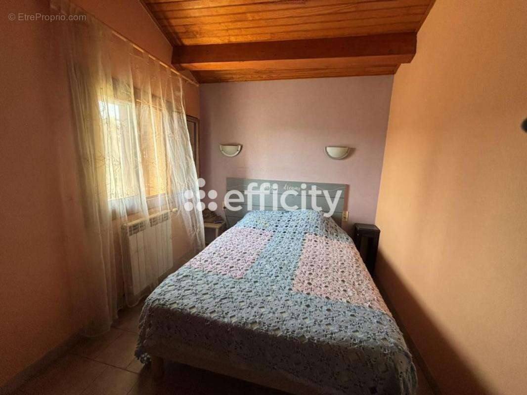 Maison à LA TOUR-SUR-ORB