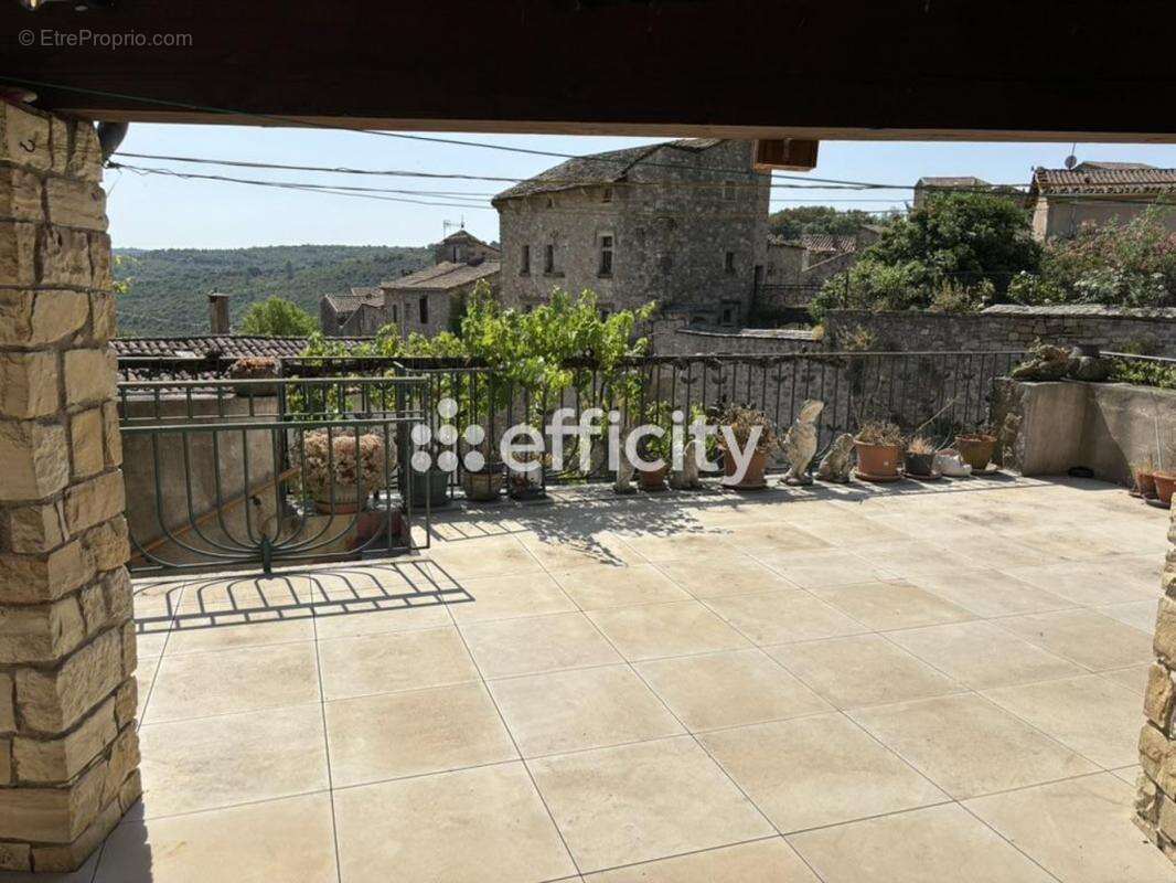 Maison à LA TOUR-SUR-ORB