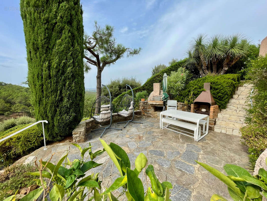 Maison à LA LONDE-LES-MAURES