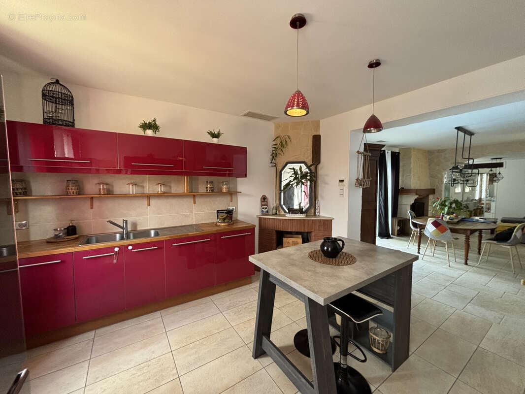 Maison à LES EGLISOTTES-ET-CHALAURES