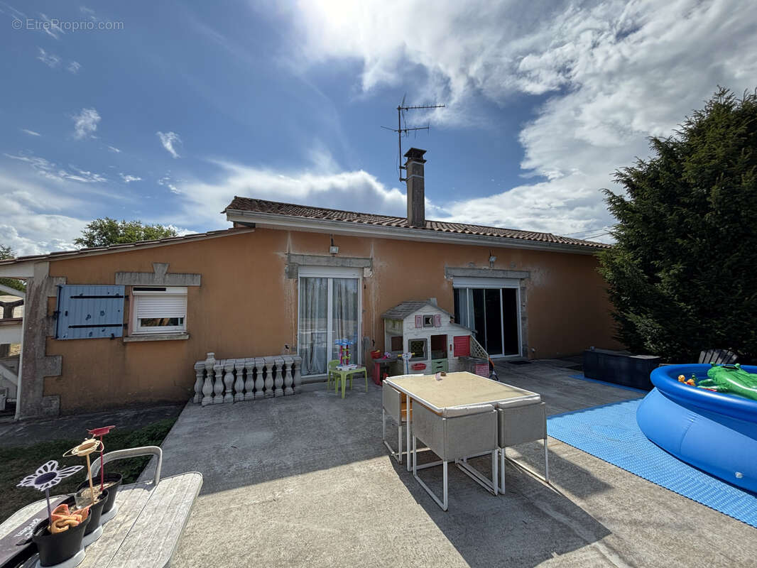 Maison à LES EGLISOTTES-ET-CHALAURES