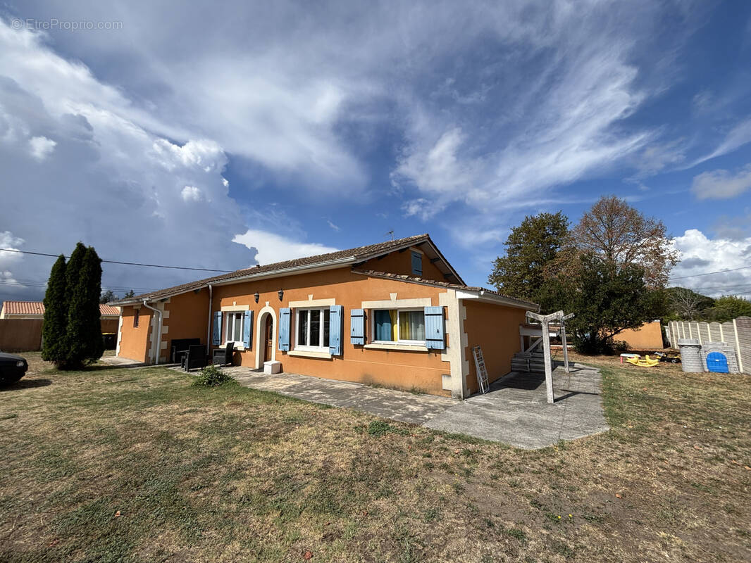 Maison à LES EGLISOTTES-ET-CHALAURES
