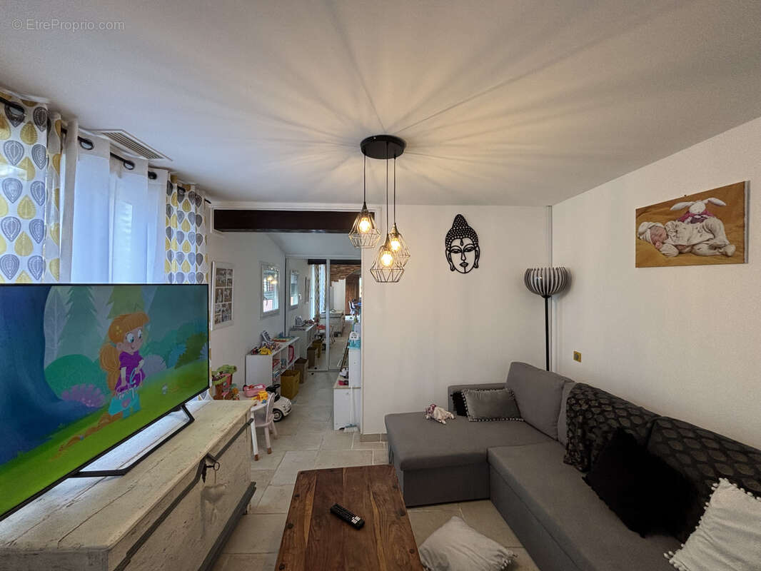 Maison à LES EGLISOTTES-ET-CHALAURES