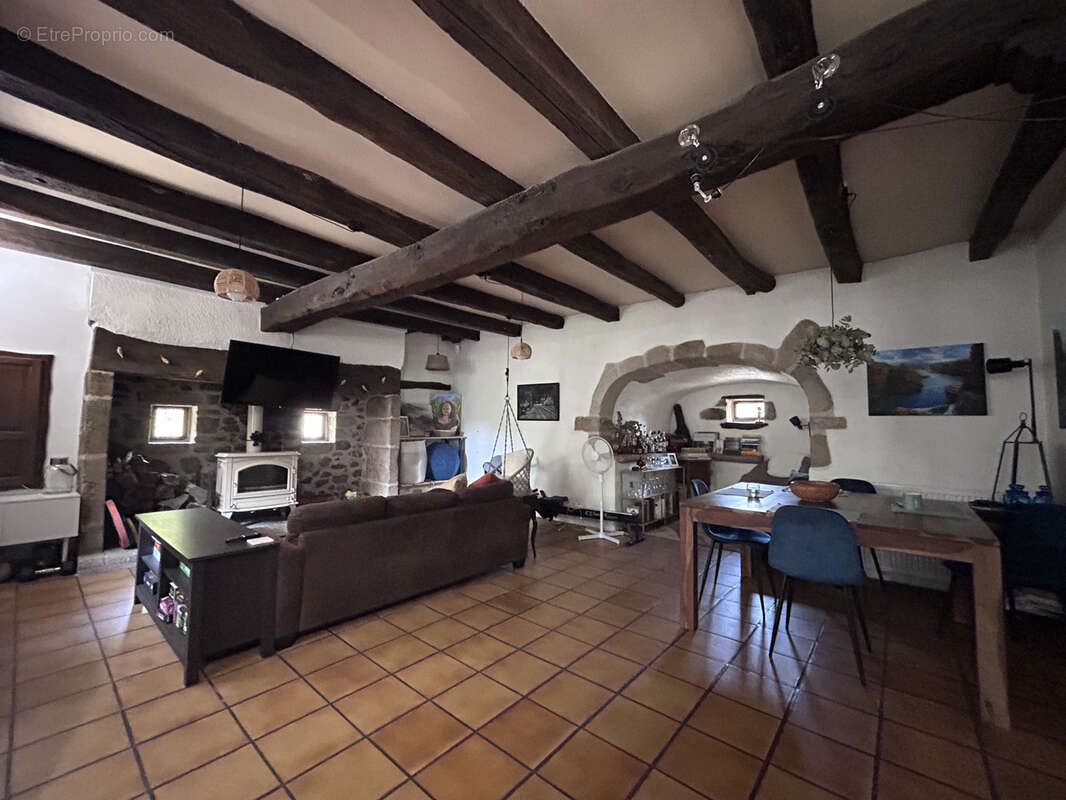 Maison à MONCEAUX-SUR-DORDOGNE