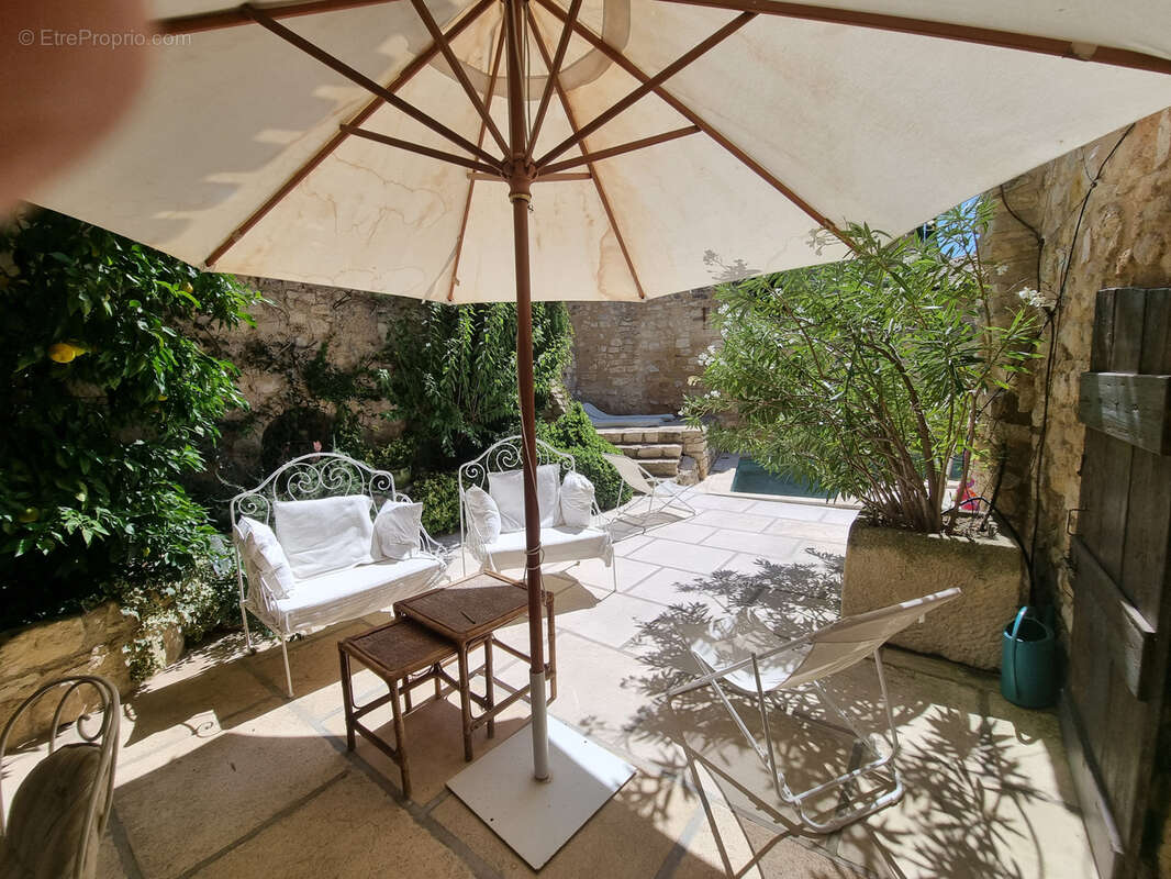 Maison à LE BARROUX