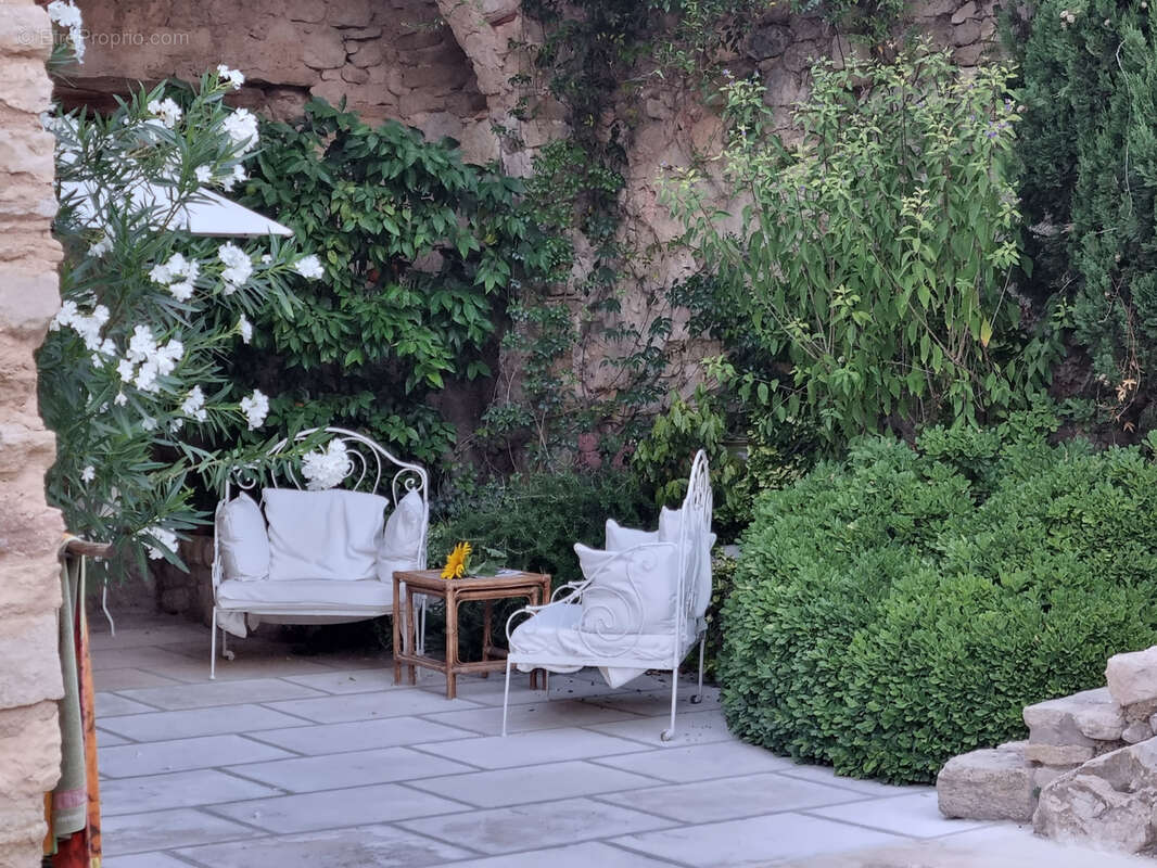 Maison à LE BARROUX