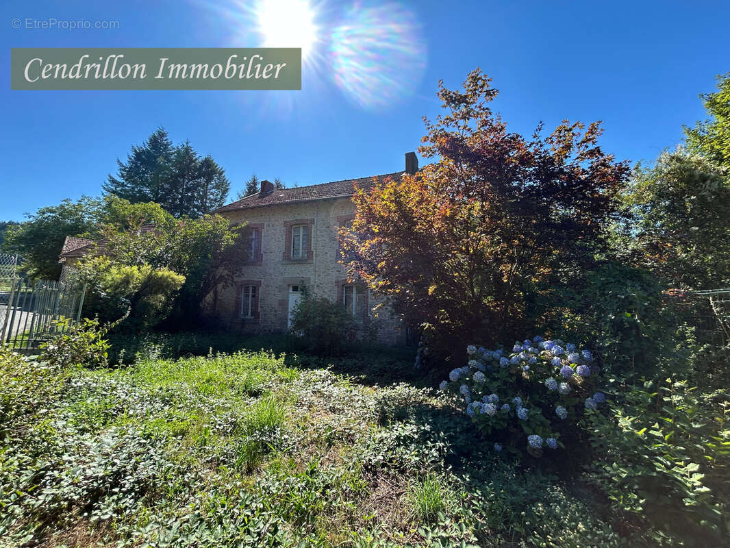 Maison à CHATELUS-LE-MARCHEIX