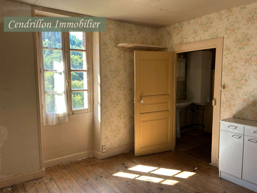 Maison à CHATELUS-LE-MARCHEIX