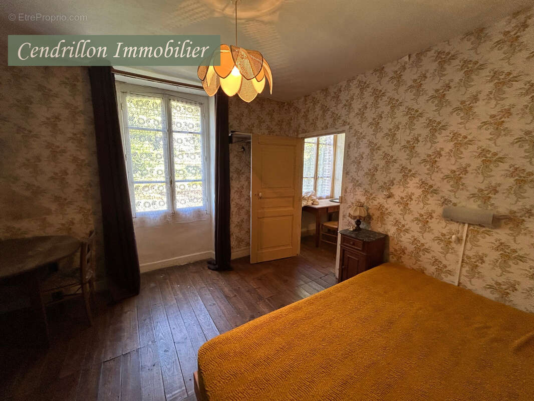 Maison à CHATELUS-LE-MARCHEIX