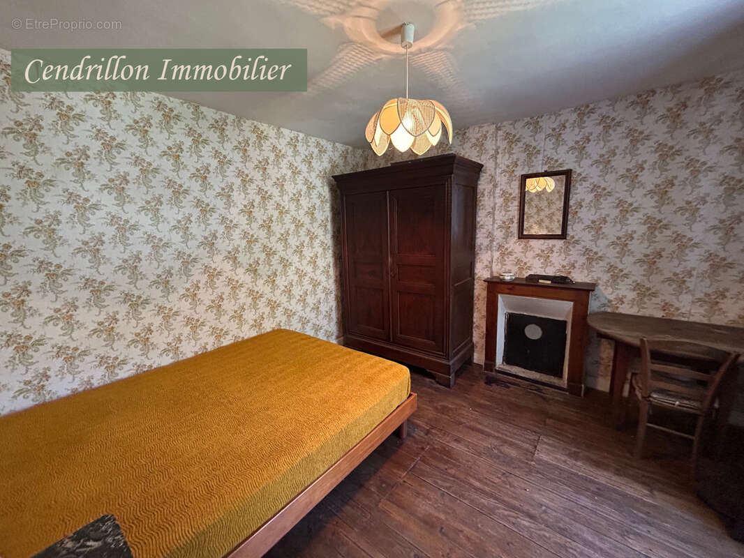 Maison à CHATELUS-LE-MARCHEIX