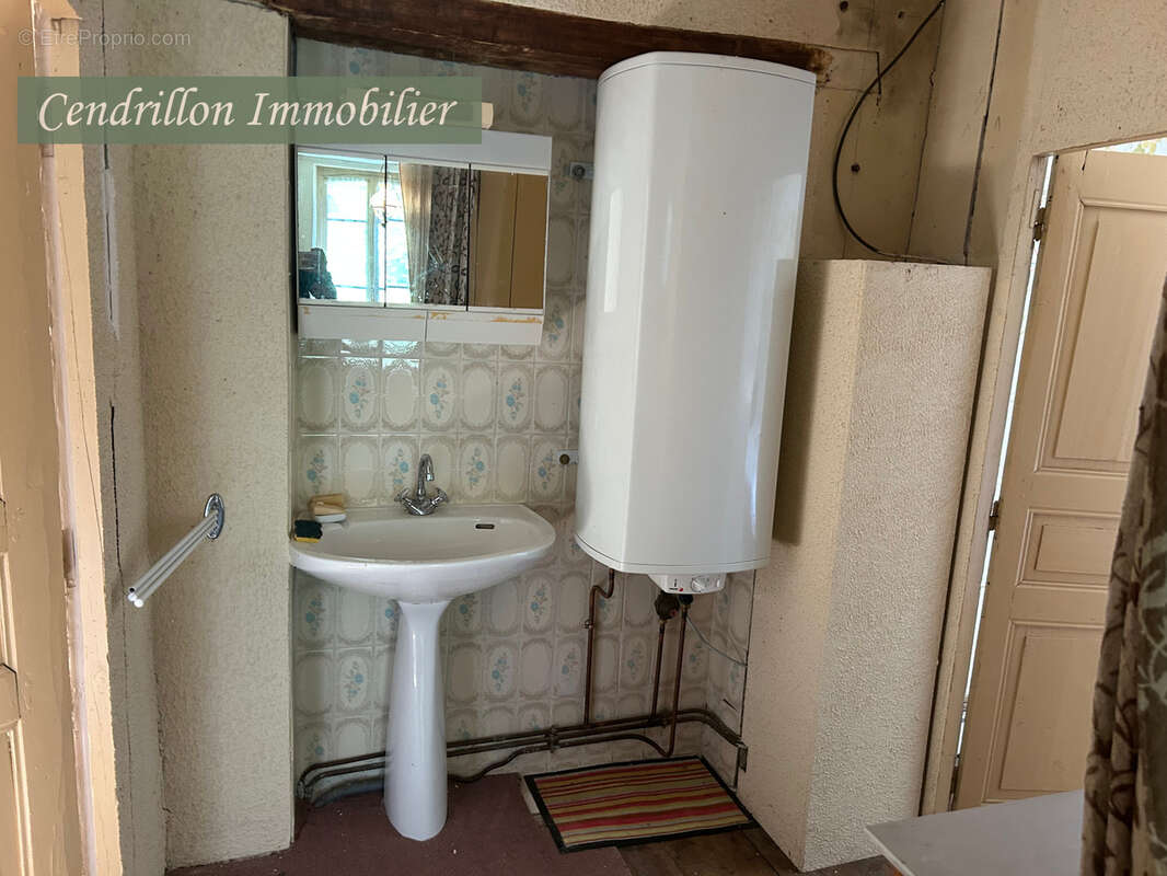 Maison à CHATELUS-LE-MARCHEIX