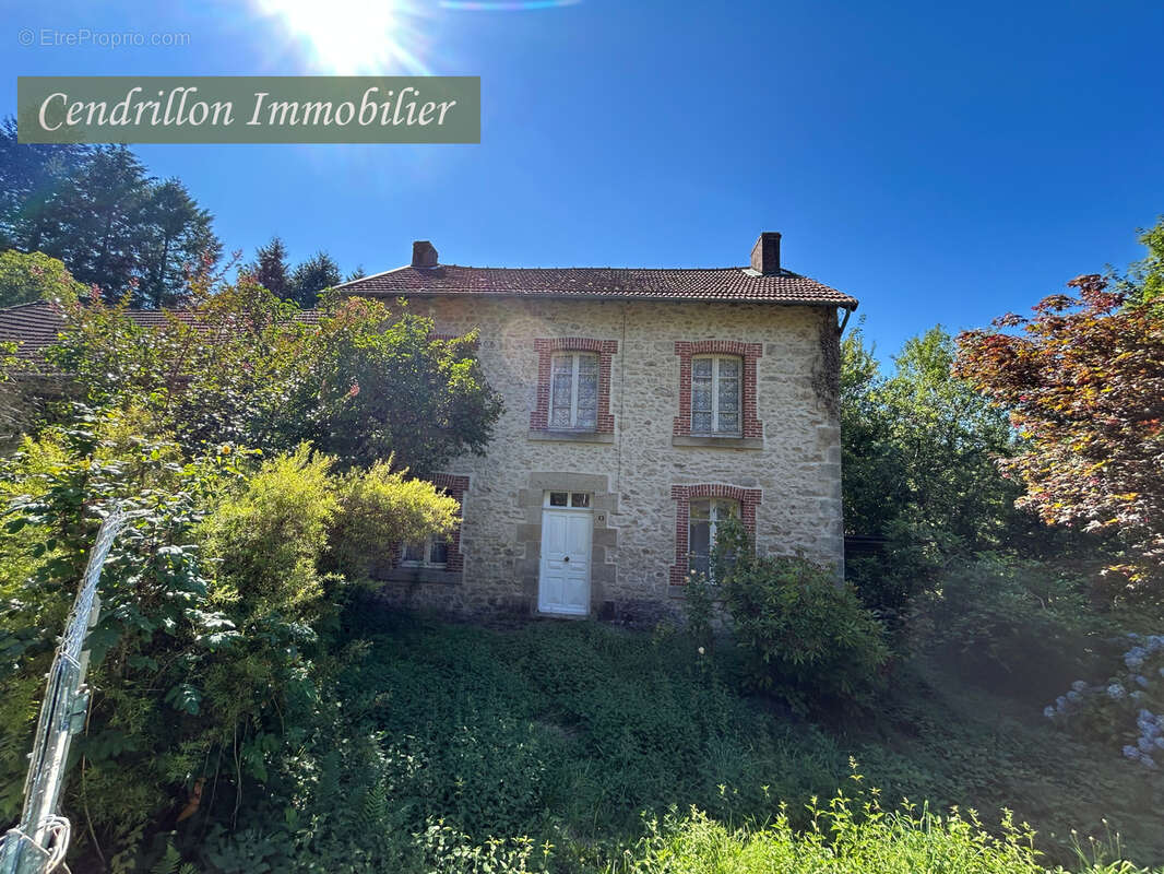 Maison à CHATELUS-LE-MARCHEIX