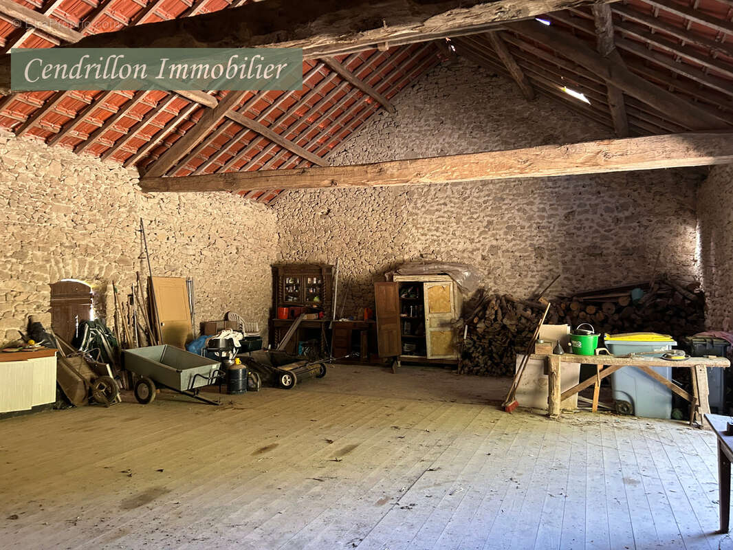 Maison à CHATELUS-LE-MARCHEIX