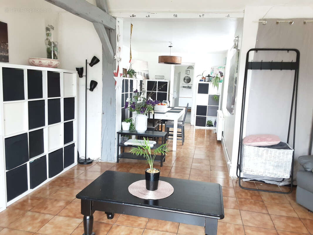 Maison à SAINTE-GENEVIEVE