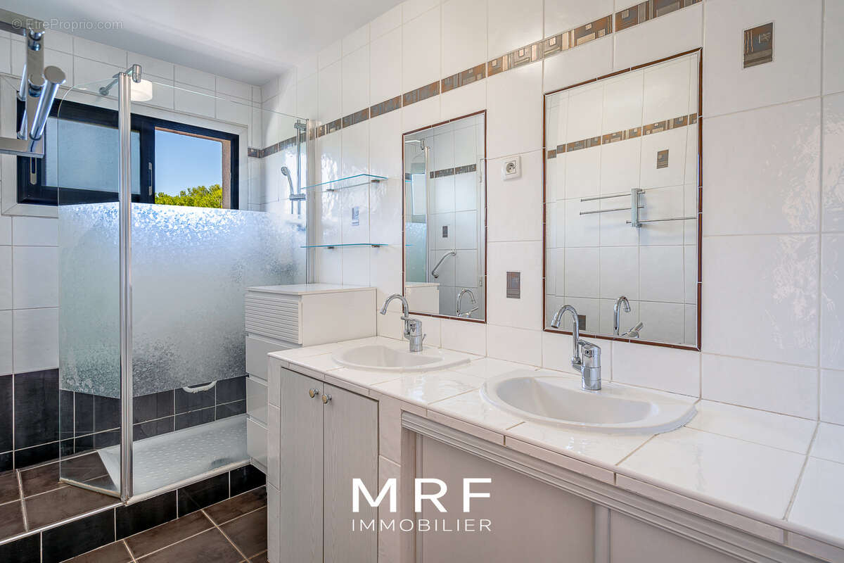 Appartement à MARSEILLE-9E