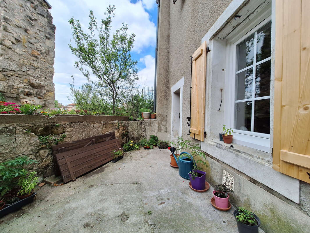 Maison à LABRUGUIERE