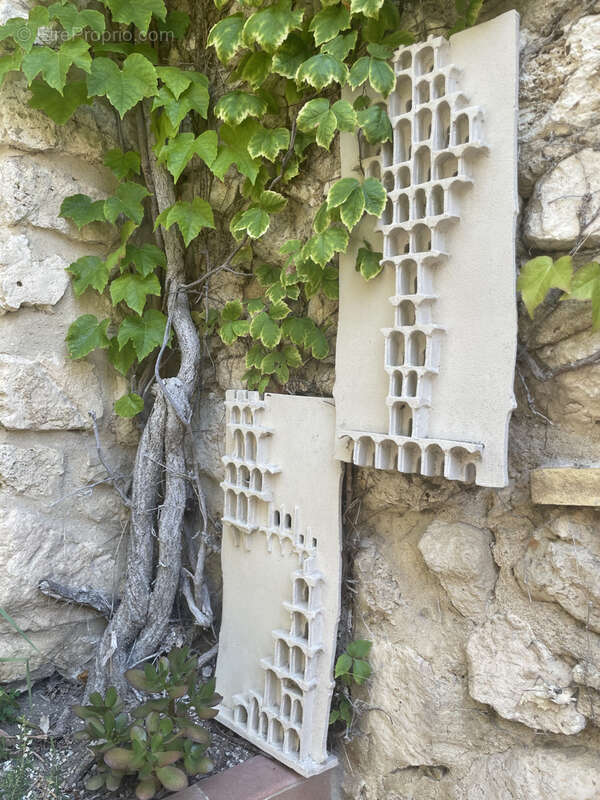 Maison à LA GARDE-ADHEMAR