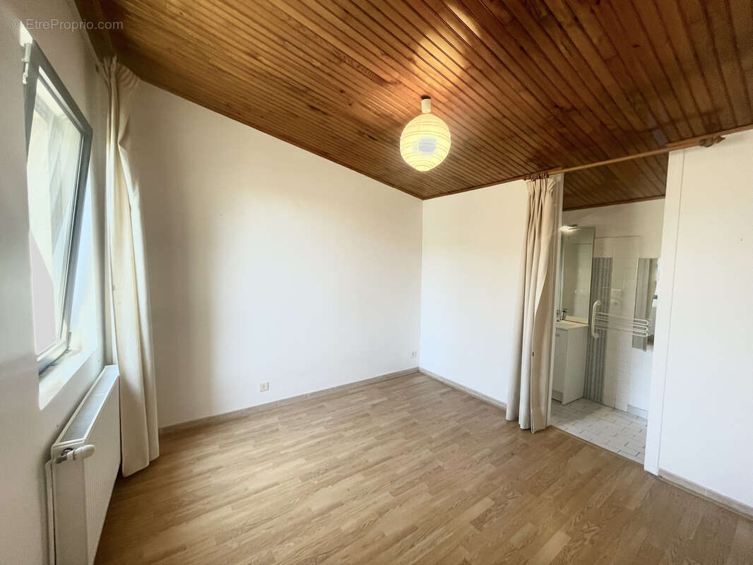 Maison à LA GARDE-ADHEMAR