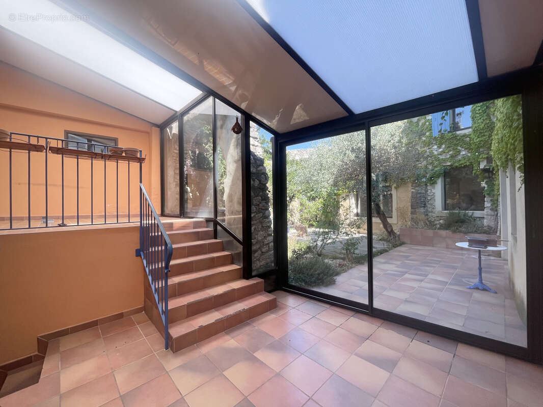 Maison à LA GARDE-ADHEMAR