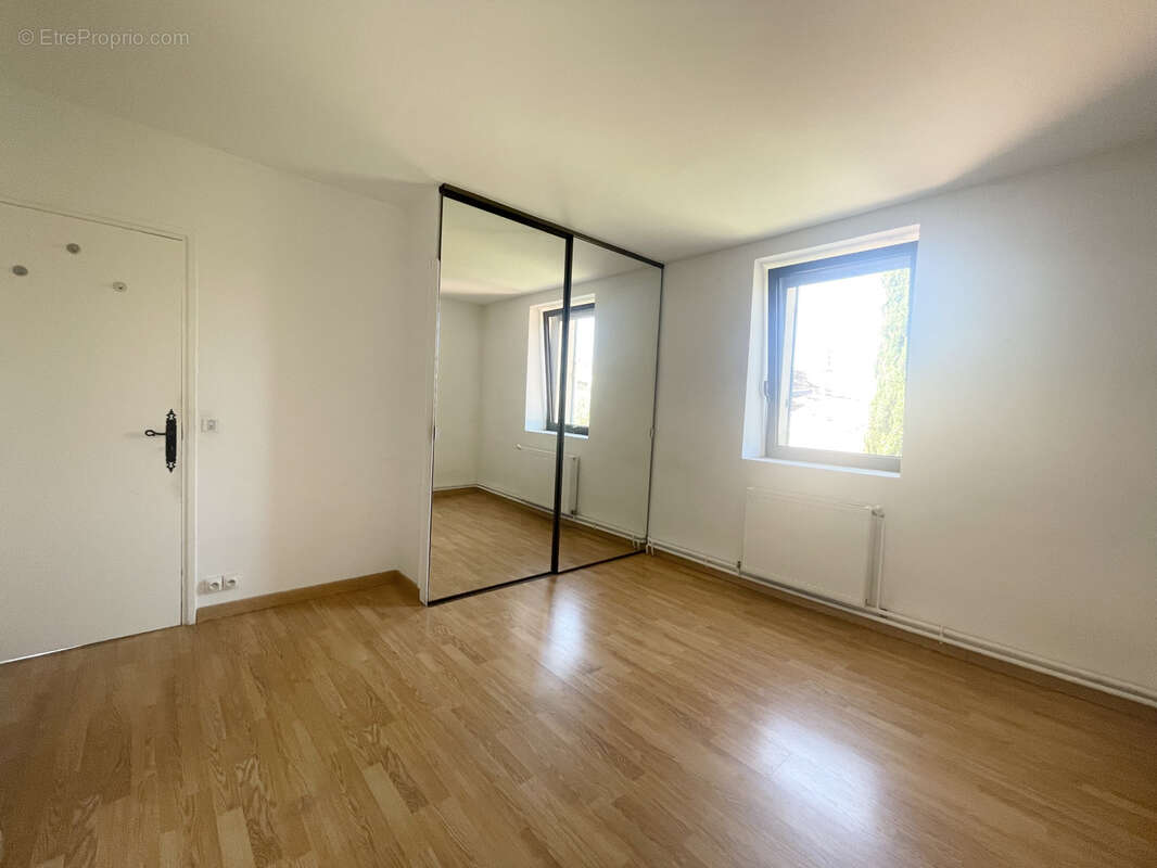 Maison à LA GARDE-ADHEMAR