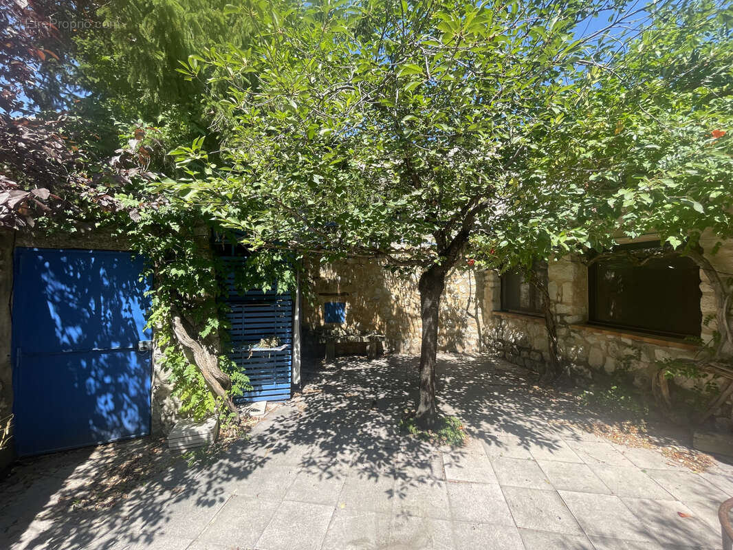 Maison à LA GARDE-ADHEMAR