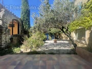 Maison à LA GARDE-ADHEMAR