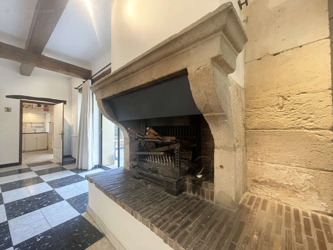 Maison à LA GARDE-ADHEMAR