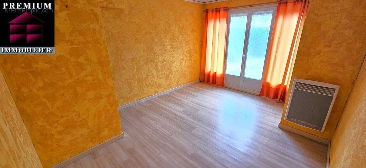 Maison à SAINT-ESTEVE