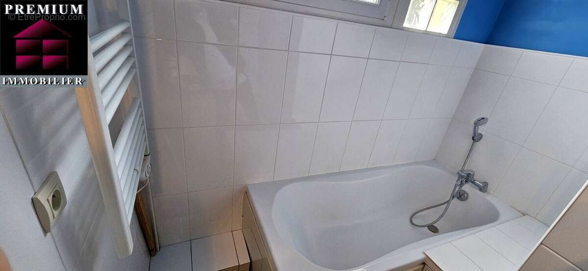 Maison à SAINT-ESTEVE