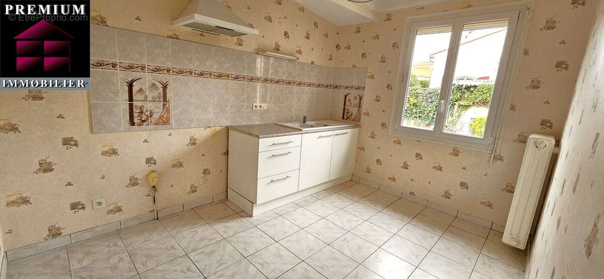 Maison à SAINT-ESTEVE