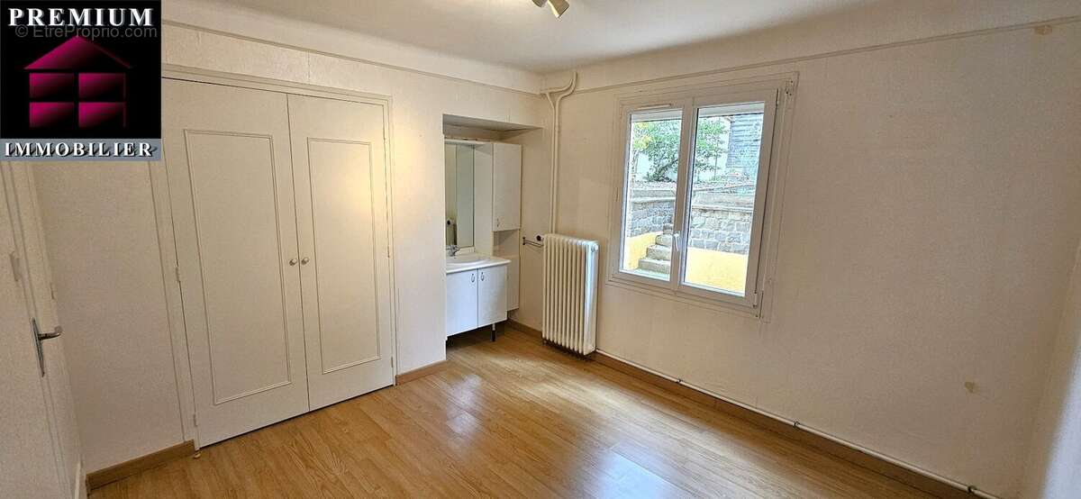 Maison à SAINT-ESTEVE