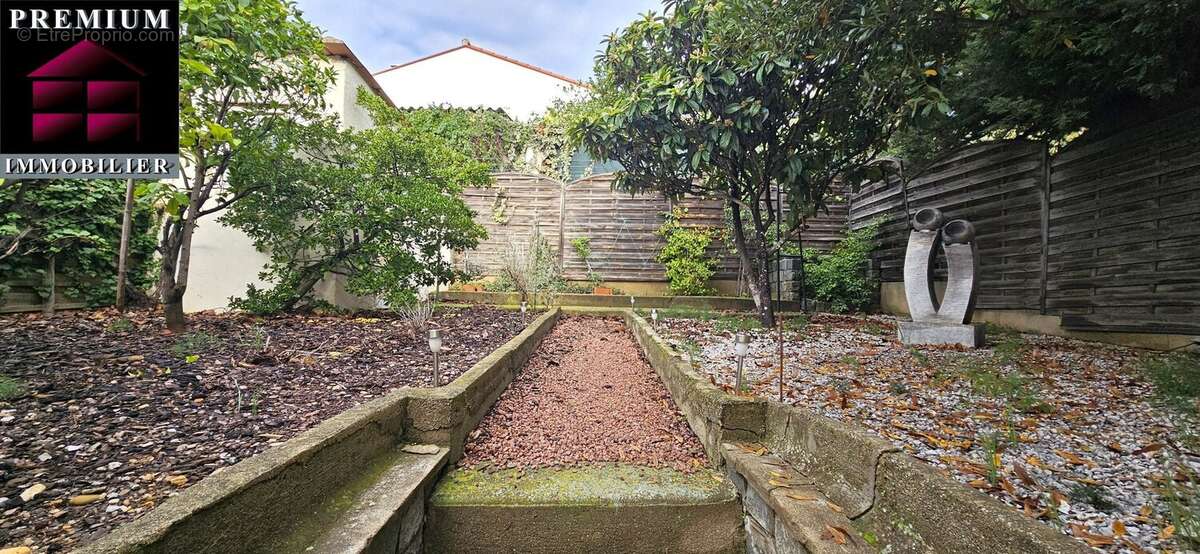 Maison à SAINT-ESTEVE