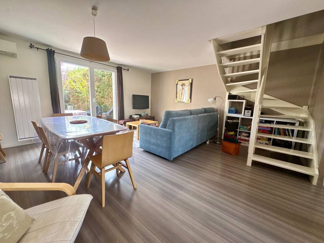 Maison à DECINES-CHARPIEU